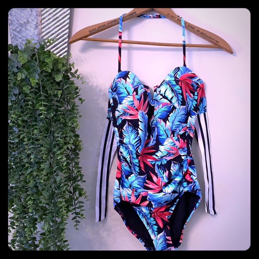 Tommy Bahamas Palms Paradise V-wire One Piece